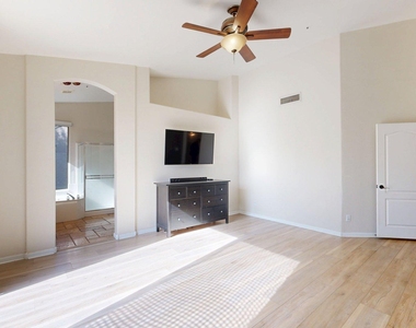 14746 N 97th Street - Photo Thumbnail 14