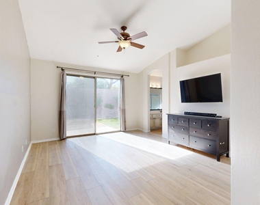14746 N 97th Street - Photo Thumbnail 13