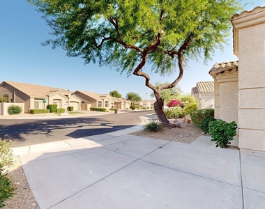 14746 N 97th Street - Photo Thumbnail 2