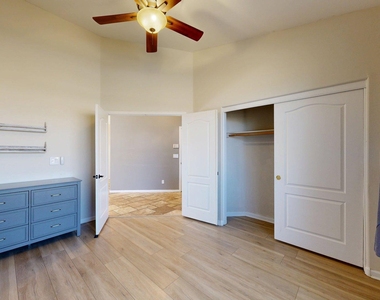 14746 N 97th Street - Photo Thumbnail 22