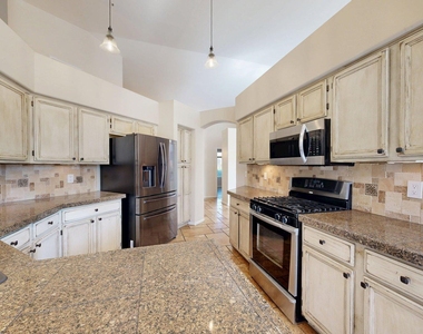 14746 N 97th Street - Photo Thumbnail 8