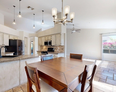 14746 N 97th Street - Photo Thumbnail 7