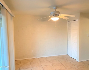 3510 E Ludlow Drive - Photo Thumbnail 3