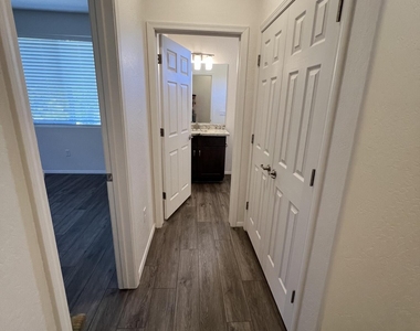 1650 E Ponderosa Parkway - Photo Thumbnail 10