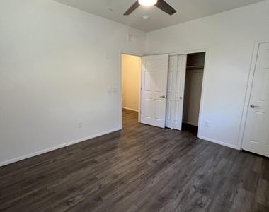 1650 E Ponderosa Parkway - Photo Thumbnail 12