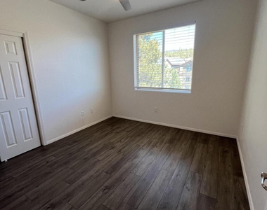 1650 E Ponderosa Parkway - Photo Thumbnail 15