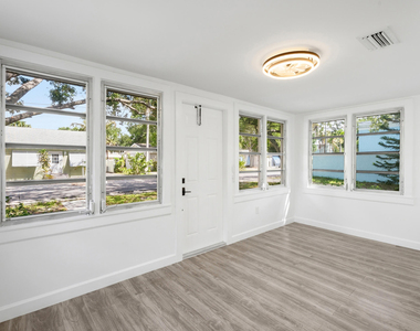 633 Sw Cleveland Avenue - Photo Thumbnail 2