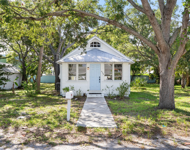 633 Sw Cleveland Avenue - Photo Thumbnail 1