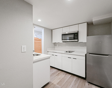3025 N 32nd Street - Photo Thumbnail 4
