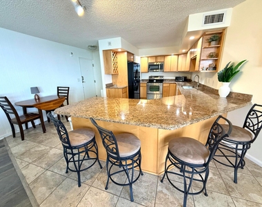 2800 N Ocean Drive - Photo Thumbnail 4