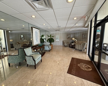 2800 N Ocean Drive - Photo Thumbnail 20