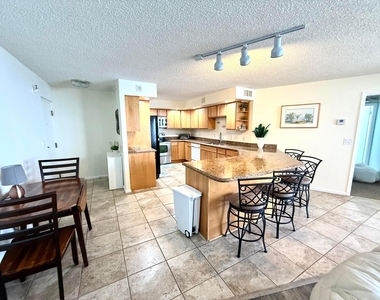 2800 N Ocean Drive - Photo Thumbnail 6