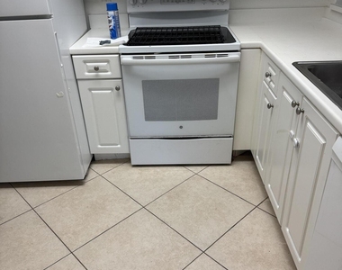 2802 Sarento Place - Photo Thumbnail 4