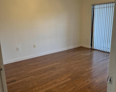 2802 Sarento Place - Photo Thumbnail 14