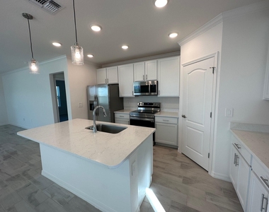 10936 Sw Vasari Way - Photo Thumbnail 3