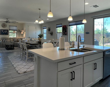 25623 N 21st Avenue - Photo Thumbnail 5