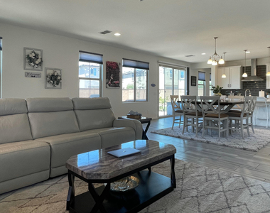 25623 N 21st Avenue - Photo Thumbnail 9