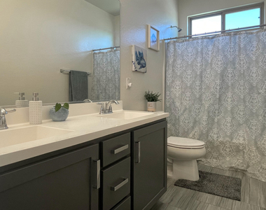 25623 N 21st Avenue - Photo Thumbnail 15