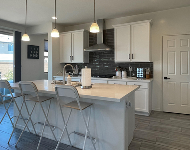 25623 N 21st Avenue - Photo Thumbnail 4
