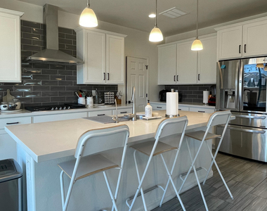 25623 N 21st Avenue - Photo Thumbnail 3