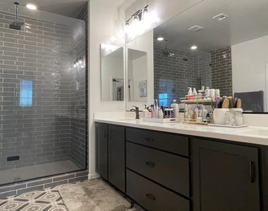 25623 N 21st Avenue - Photo Thumbnail 13