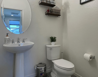 25623 N 21st Avenue - Photo Thumbnail 10