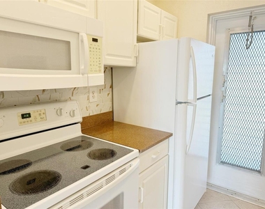 1116 Lake Terrace - Photo Thumbnail 7