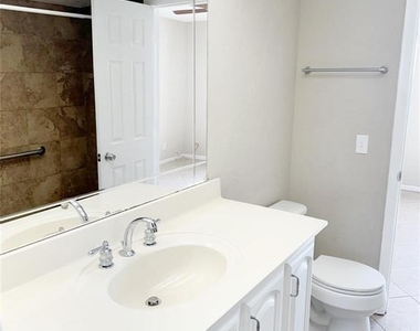 1116 Lake Terrace - Photo Thumbnail 18