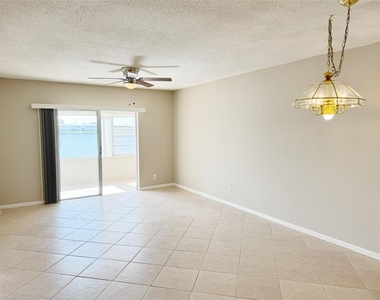 1116 Lake Terrace - Photo Thumbnail 12