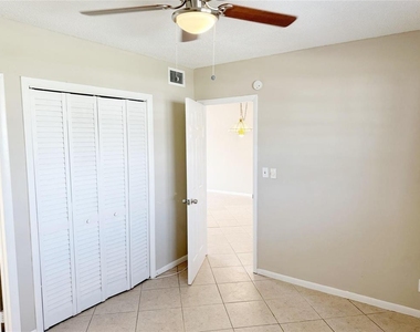 1116 Lake Terrace - Photo Thumbnail 25