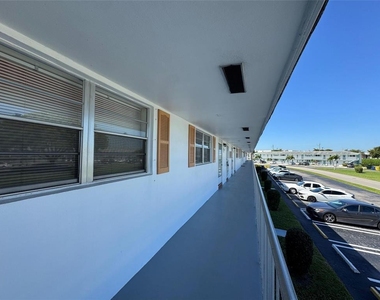 1116 Lake Terrace - Photo Thumbnail 3