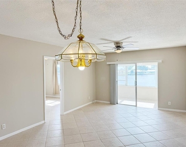 1116 Lake Terrace - Photo Thumbnail 14