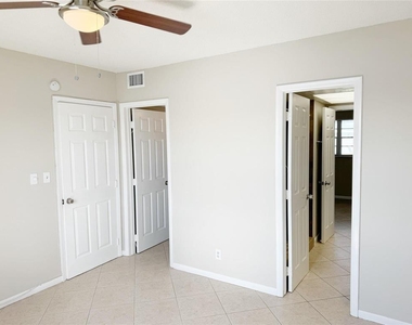 1116 Lake Terrace - Photo Thumbnail 22
