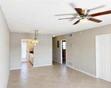 1116 Lake Terrace - Photo Thumbnail 11
