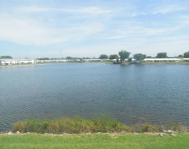 1116 Lake Terrace - Photo Thumbnail 32