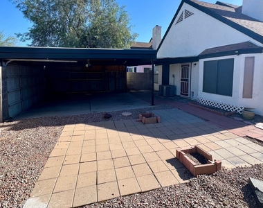 20828 N 21st Avenue - Photo Thumbnail 24