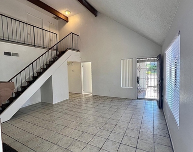 20828 N 21st Avenue - Photo Thumbnail 4