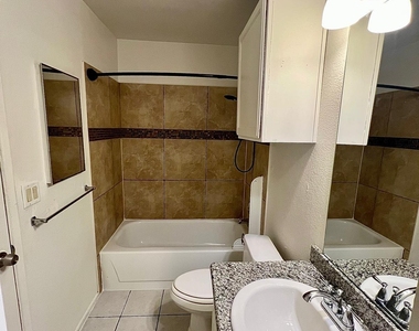 20828 N 21st Avenue - Photo Thumbnail 15