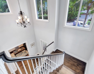 1507 Pine Lane - Photo Thumbnail 3