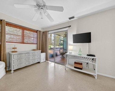 262 Se Monterey Avenue - Photo Thumbnail 27