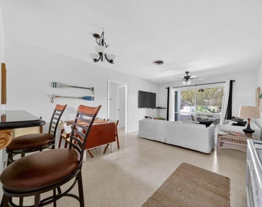 262 Se Monterey Avenue - Photo Thumbnail 38