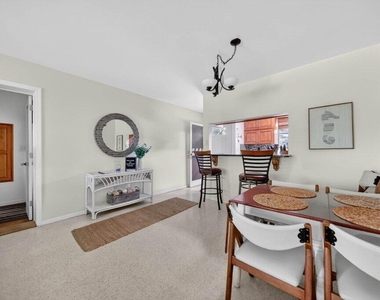 262 Se Monterey Avenue - Photo Thumbnail 18