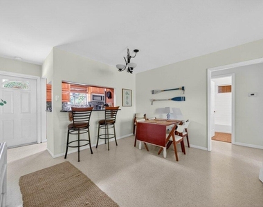 262 Se Monterey Avenue - Photo Thumbnail 19