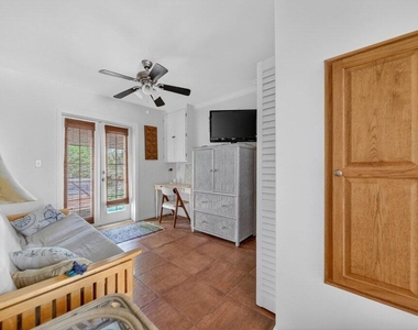 262 Se Monterey Avenue - Photo Thumbnail 24