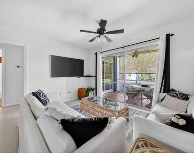 262 Se Monterey Avenue - Photo Thumbnail 37