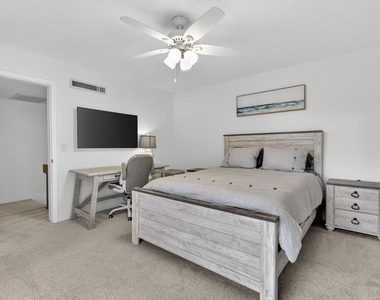 825 Center Street - Photo Thumbnail 16