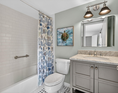 825 Center Street - Photo Thumbnail 17