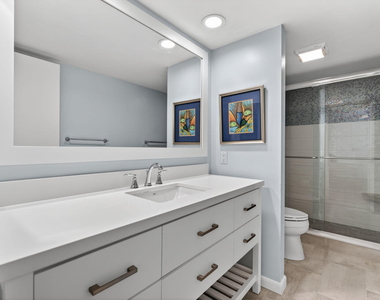 825 Center Street - Photo Thumbnail 14