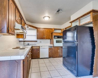 837 Briarlane Road - Photo Thumbnail 3