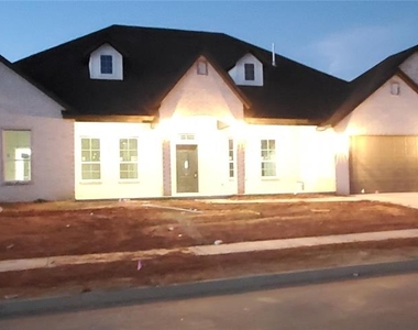 9209 Sw 34th Street - Photo Thumbnail 1